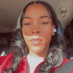 Meet your Posher, Mercedes